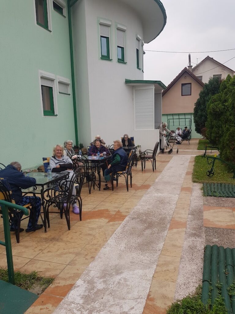 Dom za stare Doživeti stotu